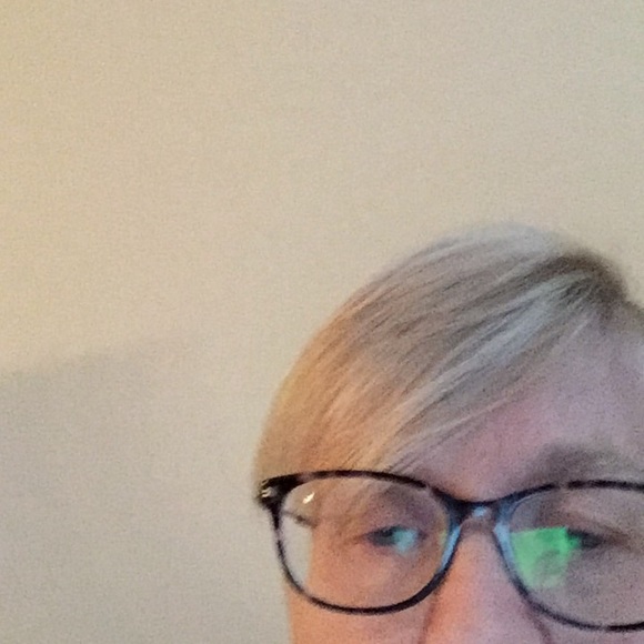 Meet your Posher, Sandra - Picture 1 of 1